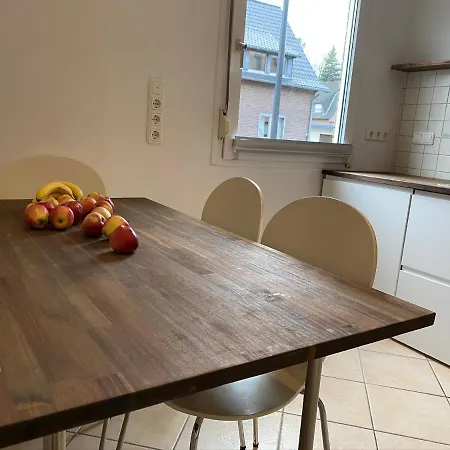 Apartment Koeniglicher Aufenthalt Inmitten Der Huerth