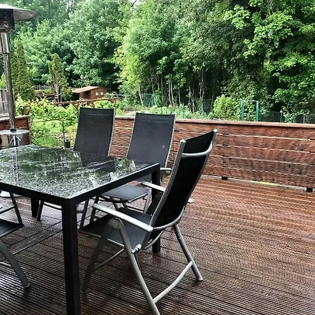 Koeniglicher Aufenthalt Inmitten Der Apartment Huerth