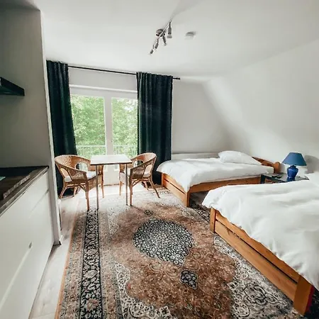 Koeniglicher Aufenthalt Inmitten Der *