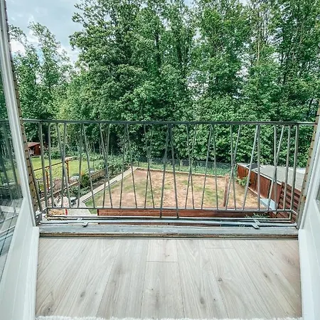 Koeniglicher Aufenthalt Inmitten Der Хюрт