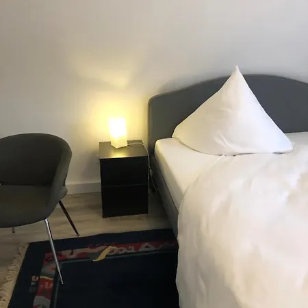 Koeniglicher Aufenthalt Inmitten Der * Хюрт