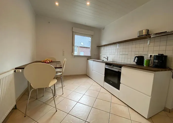 Koeniglicher Aufenthalt Inmitten Der * 胡尔特