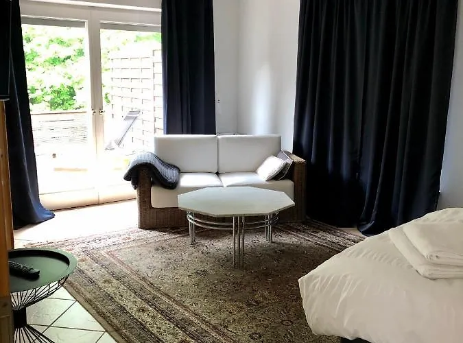 Koeniglicher Aufenthalt Inmitten Der * 胡尔特